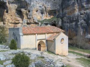 Ermita de San Bartolomé en el Parque Natural del Cañón del Río Lobos en Soria